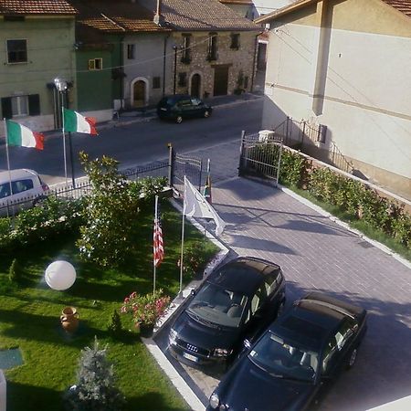 Hotel De Meis Capistrello Extérieur photo