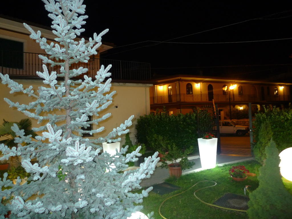 Hotel De Meis Capistrello Extérieur photo