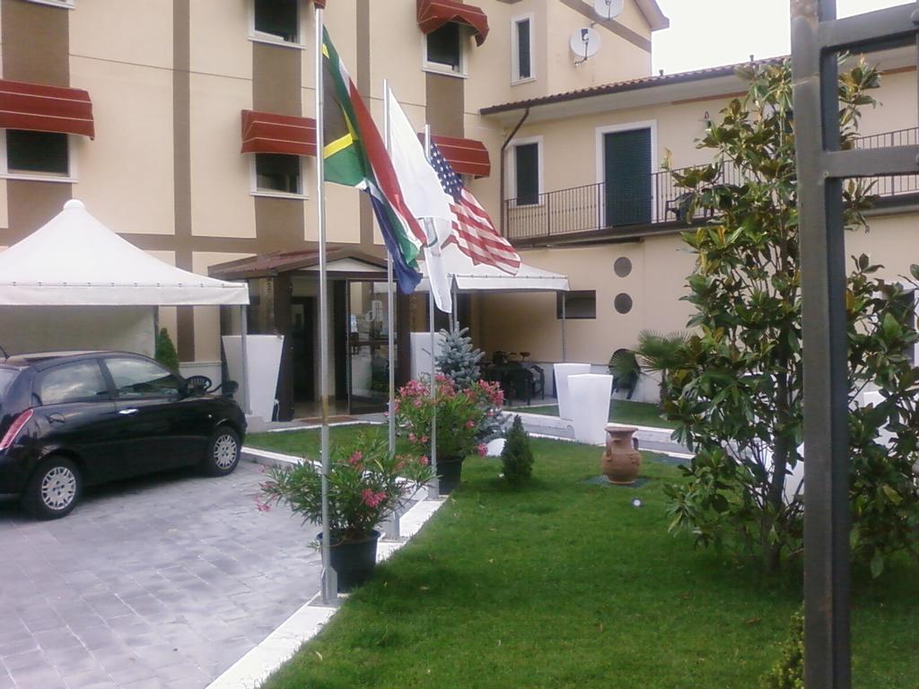 Hotel De Meis Capistrello Extérieur photo
