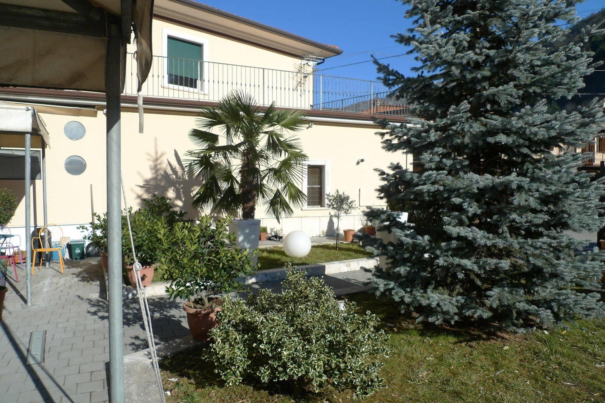 Hotel De Meis Capistrello Extérieur photo