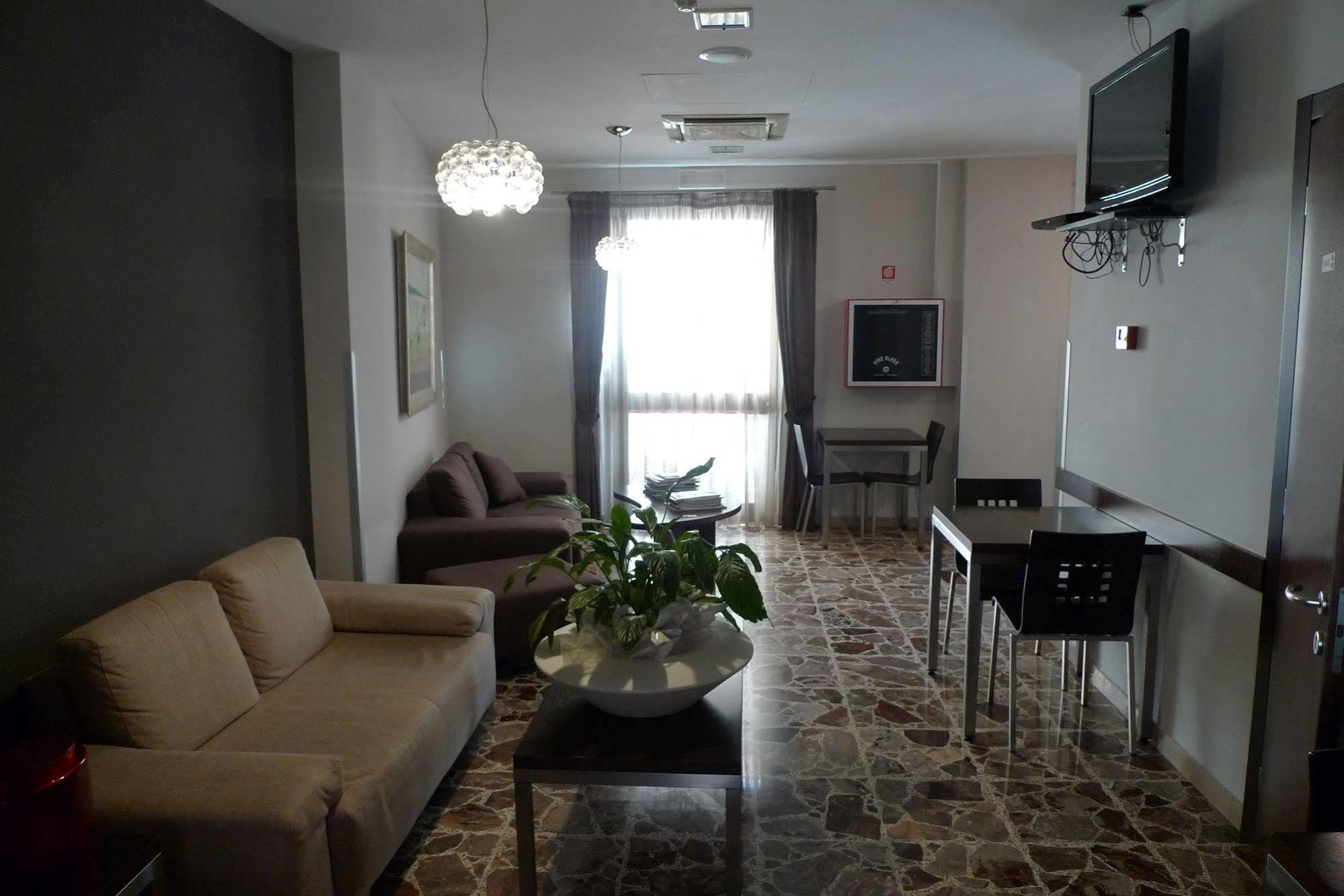 Hotel De Meis Capistrello Extérieur photo