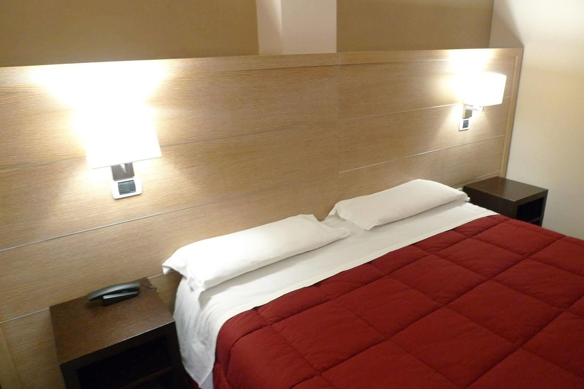 Hotel De Meis Capistrello Extérieur photo