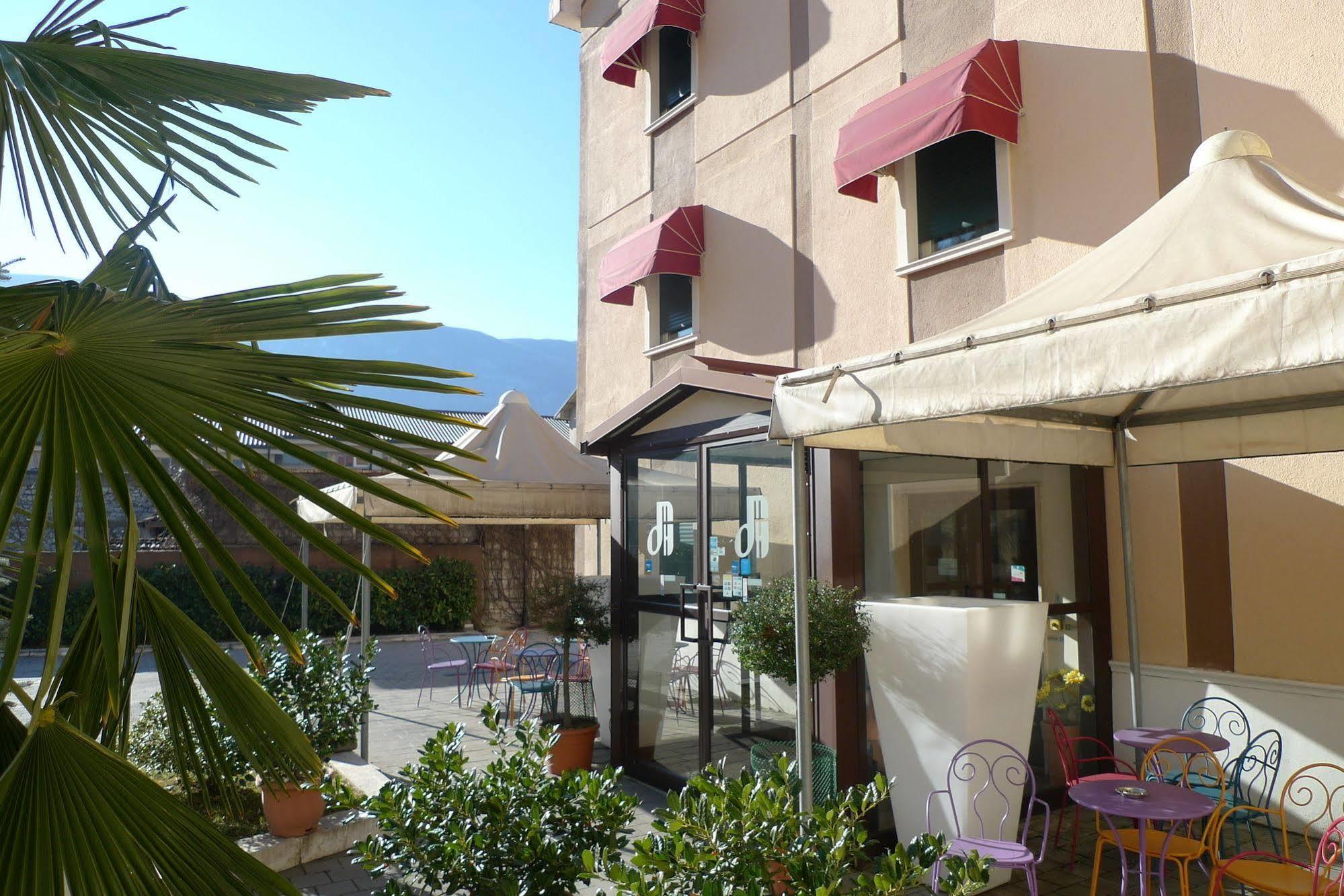 Hotel De Meis Capistrello Extérieur photo