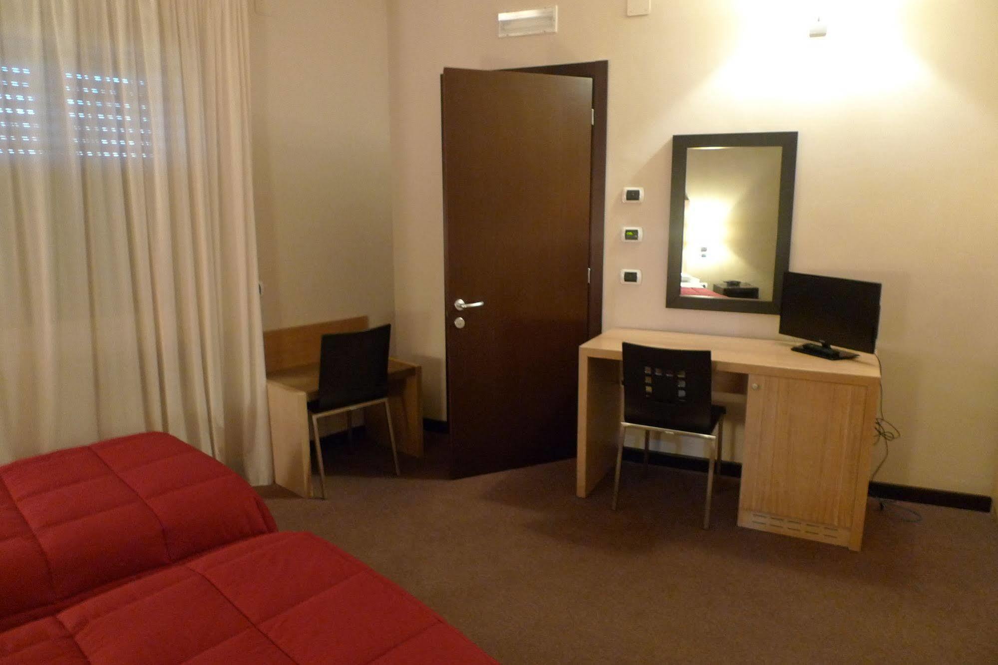 Hotel De Meis Capistrello Extérieur photo